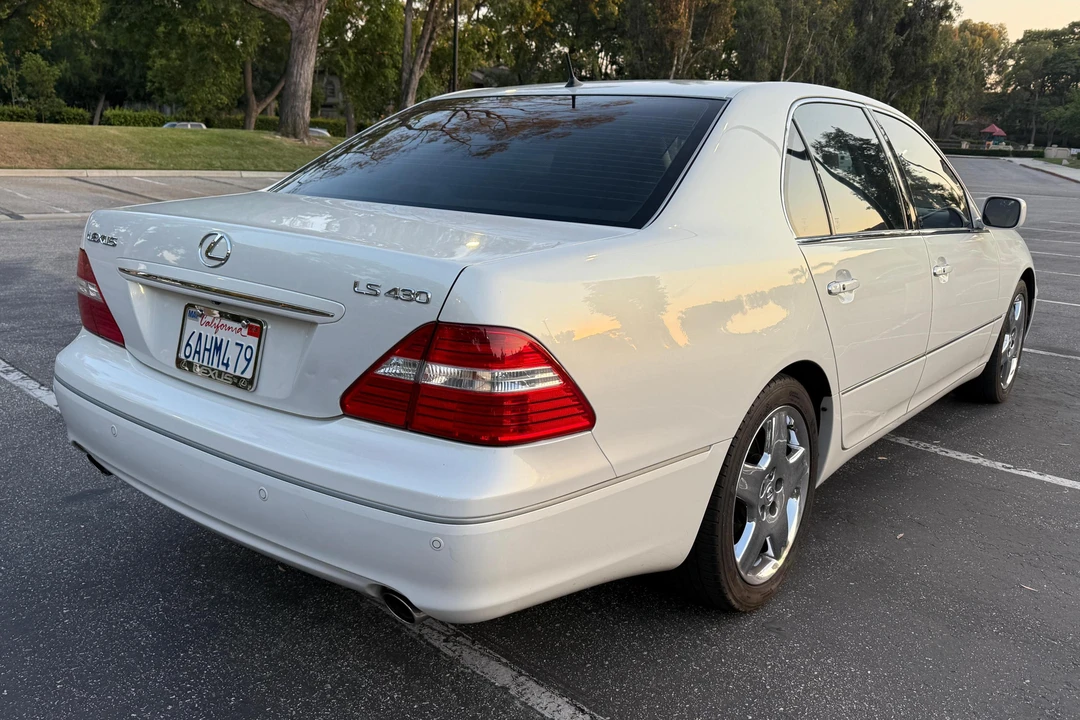 2006 Lexus LS 3rd Gen - Image 4 of 31