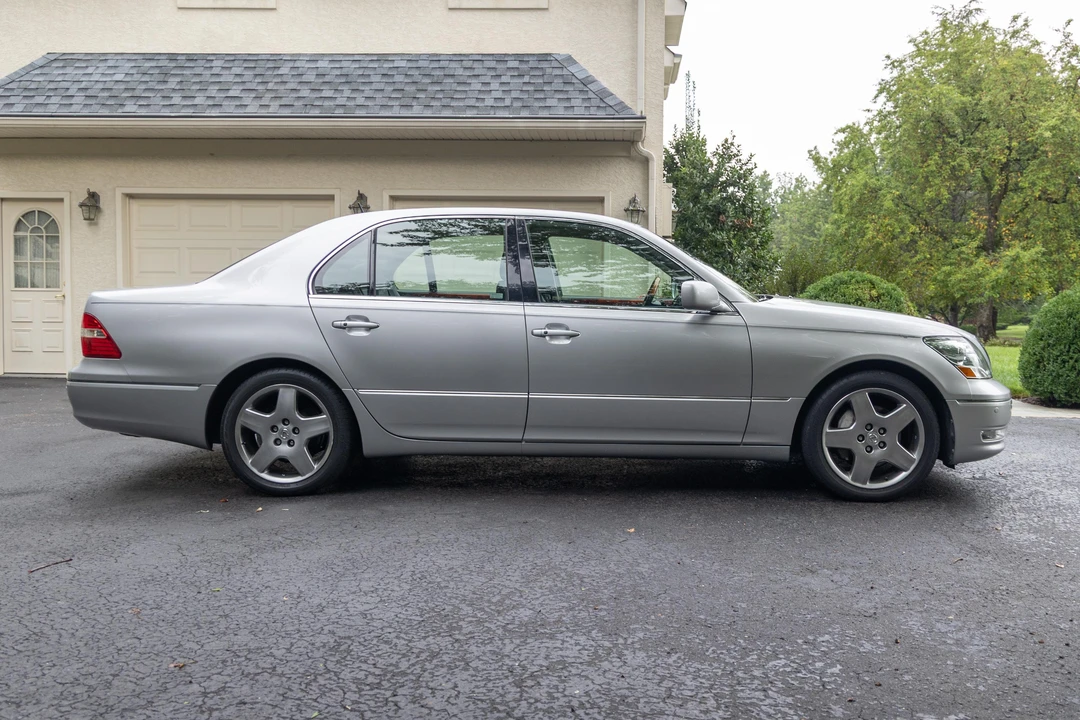 2006 Lexus LS 3rd Gen - Image 7 of 31