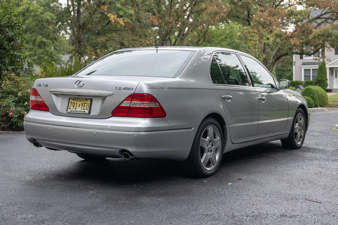 2006 Lexus LS 3rd Gen - Image 6 of 31