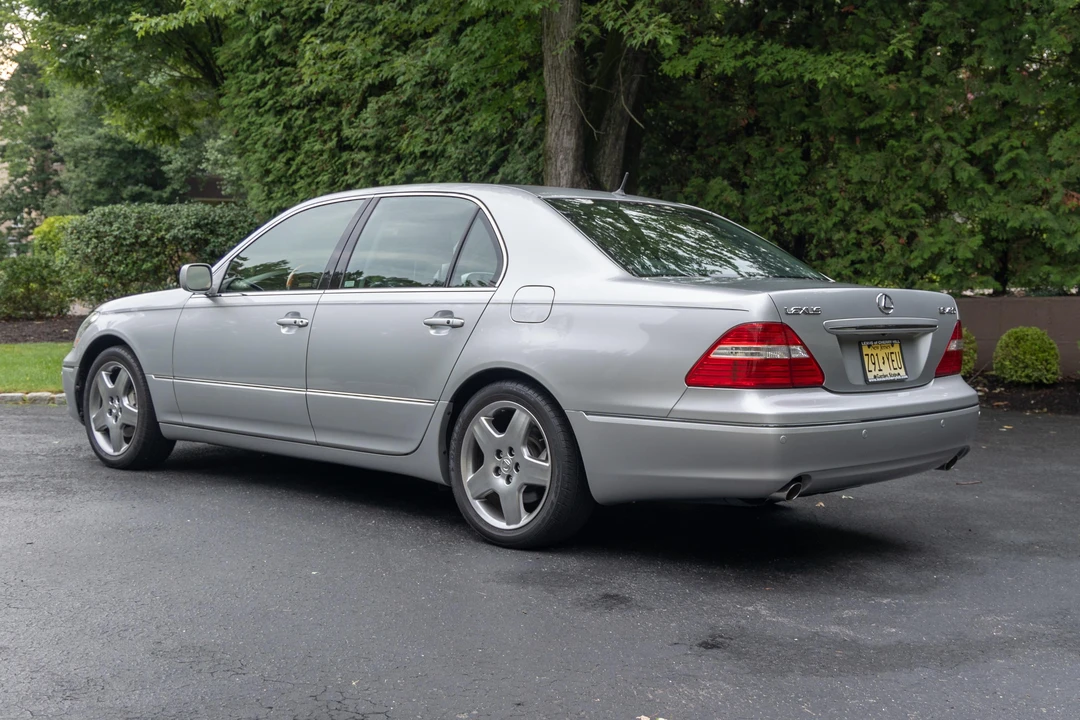 2006 Lexus LS 3rd Gen - Image 4 of 31