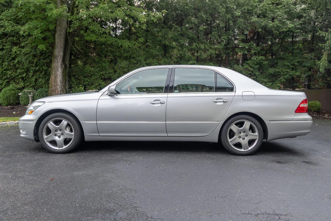 2006 Lexus LS 3rd Gen - Image 3 of 31