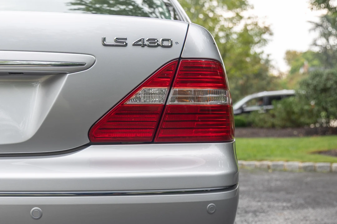 2006 Lexus LS 3rd Gen - Image 24 of 31