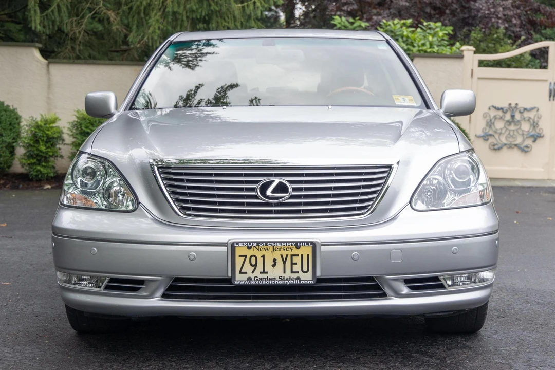 2006 Lexus LS 3rd Gen - Image 2 of 31