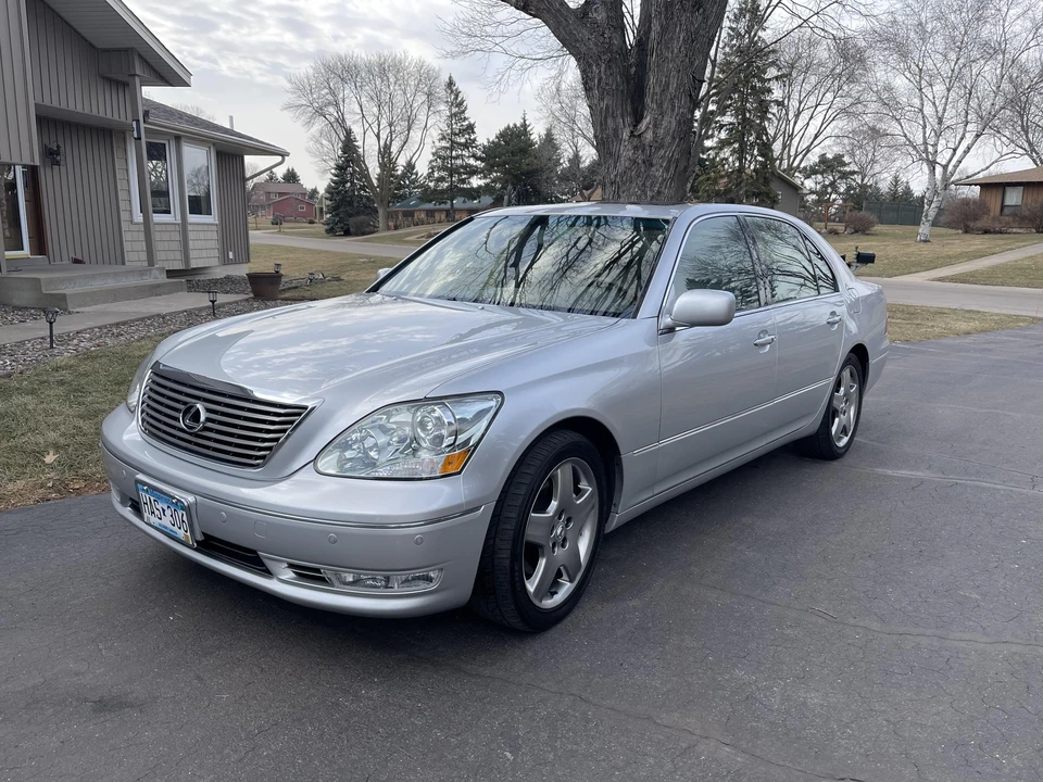 2006 Lexus LS 3rd Gen - Image 15 of 31