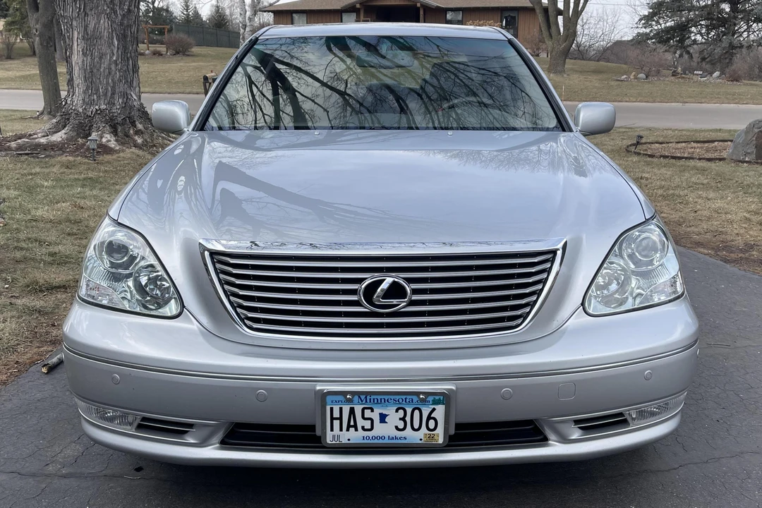 2006 Lexus LS 3rd Gen - Image 2 of 31