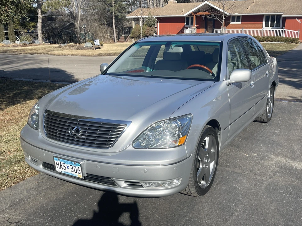 2006 Lexus LS 3rd Gen - Image 12 of 31