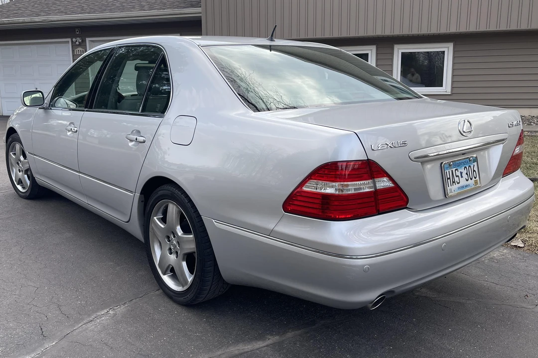 2006 Lexus LS 3rd Gen - Image 4 of 31