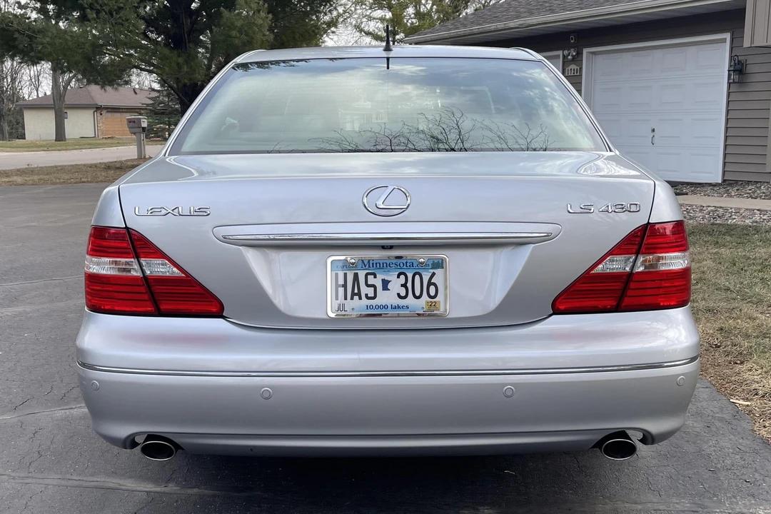 2006 Lexus LS 3rd Gen - Image 5 of 31