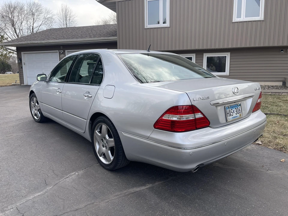 2006 Lexus LS 3rd Gen - Image 28 of 31