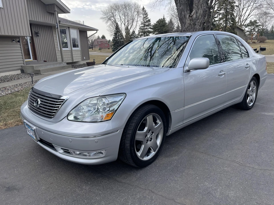 2006 Lexus LS 3rd Gen - Image 16 of 31