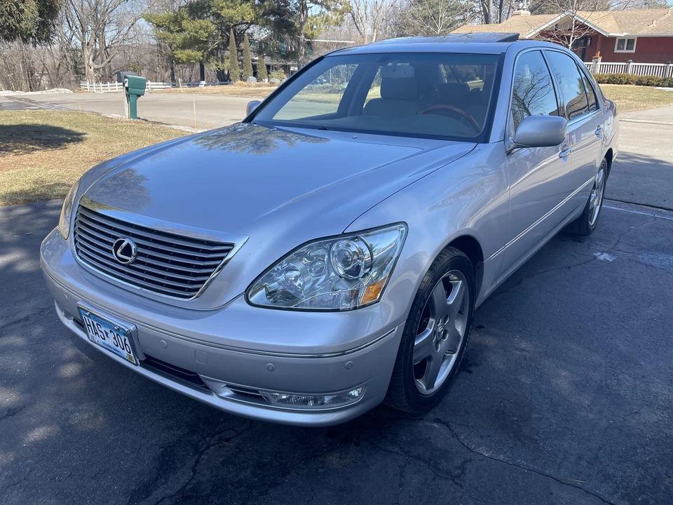 2006 Lexus LS 3rd Gen - Image 11 of 31
