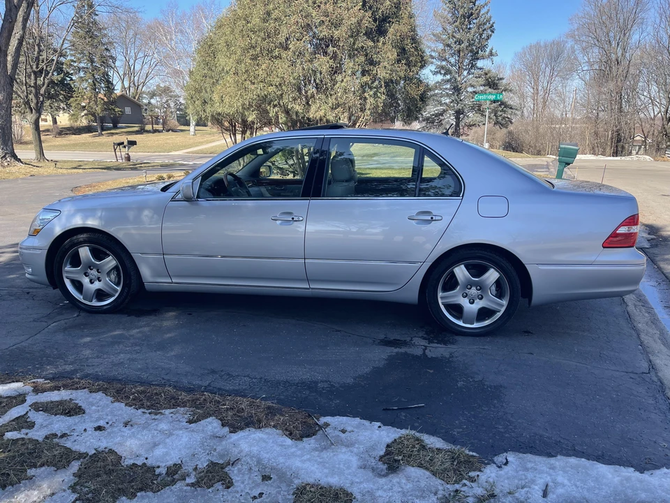 2006 Lexus LS 3rd Gen - Image 22 of 31