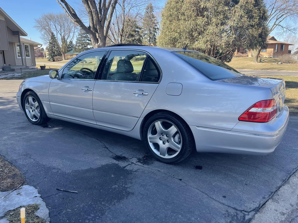 2006 Lexus LS 3rd Gen - Image 25 of 31
