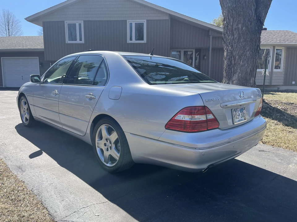 2006 Lexus LS 3rd Gen - Image 26 of 31