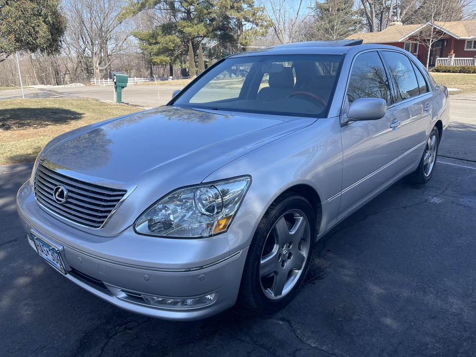 2006 Lexus LS 3rd Gen - Image 13 of 31