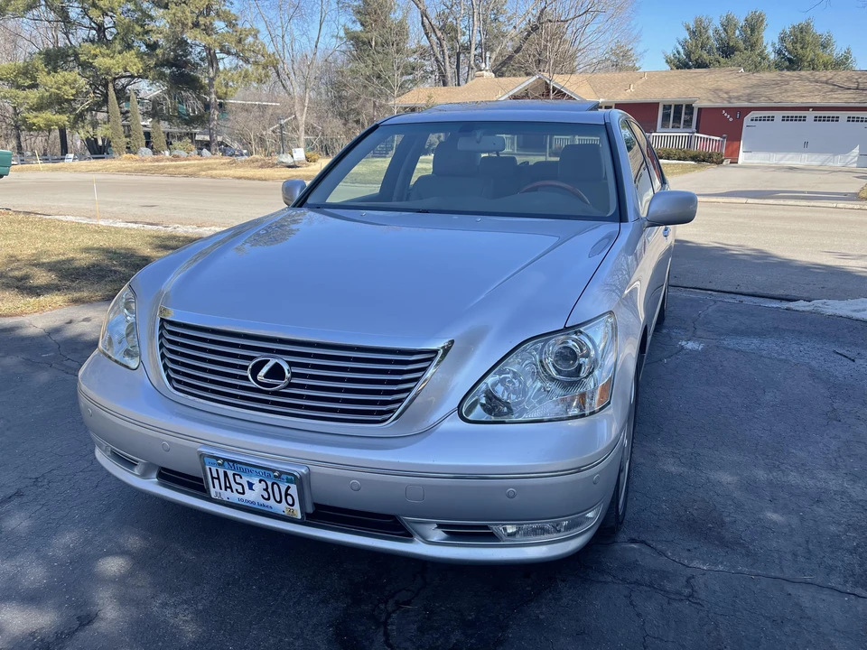 2006 Lexus LS 3rd Gen - Image 9 of 31
