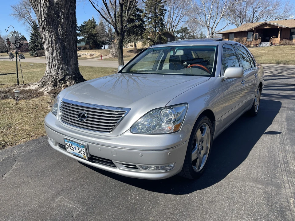 2006 Lexus LS 3rd Gen - Image 10 of 31
