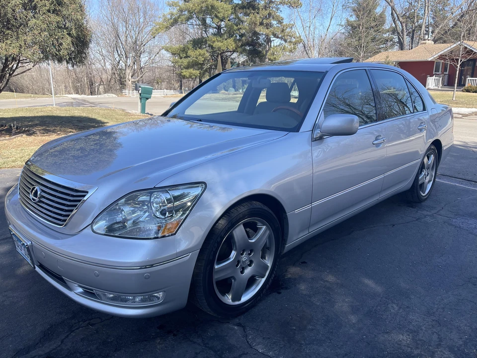 2006 Lexus LS 3rd Gen - Image 17 of 31