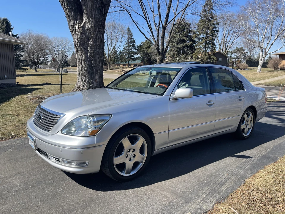 2006 Lexus LS 3rd Gen - Image 18 of 31