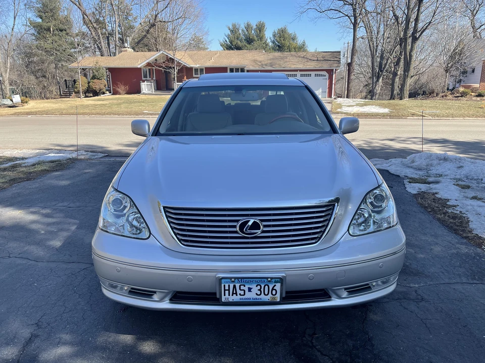 2006 Lexus LS 3rd Gen - Image 7 of 31