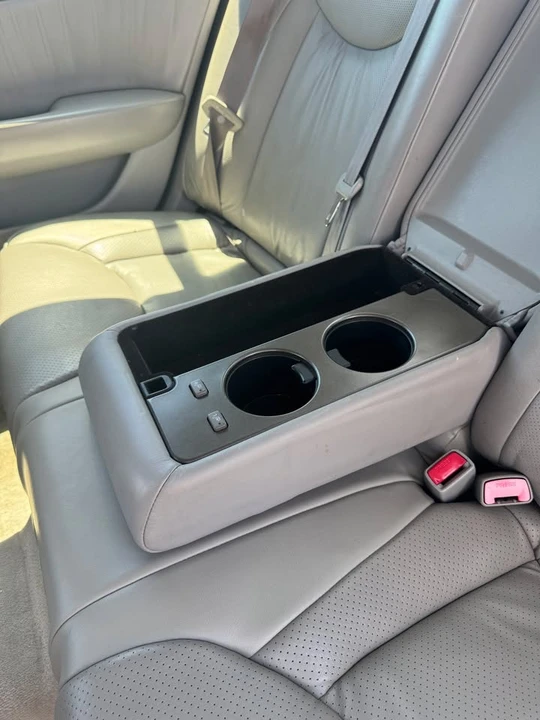 2006 Lexus LS 3rd Gen - Image 13 of 19