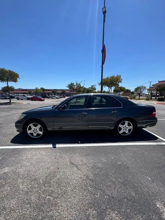 2006 Lexus LS 3rd Gen - Image 3 of 19
