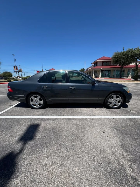 2006 Lexus LS 3rd Gen - Image 2 of 19