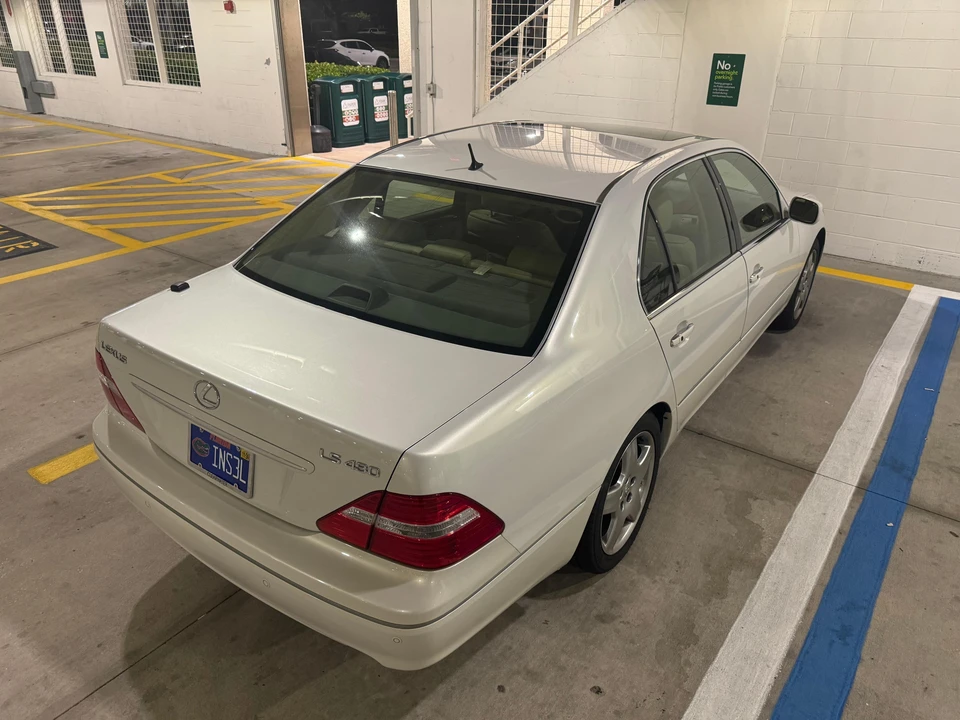 2006 Lexus LS 3rd Gen - Image 14 of 31