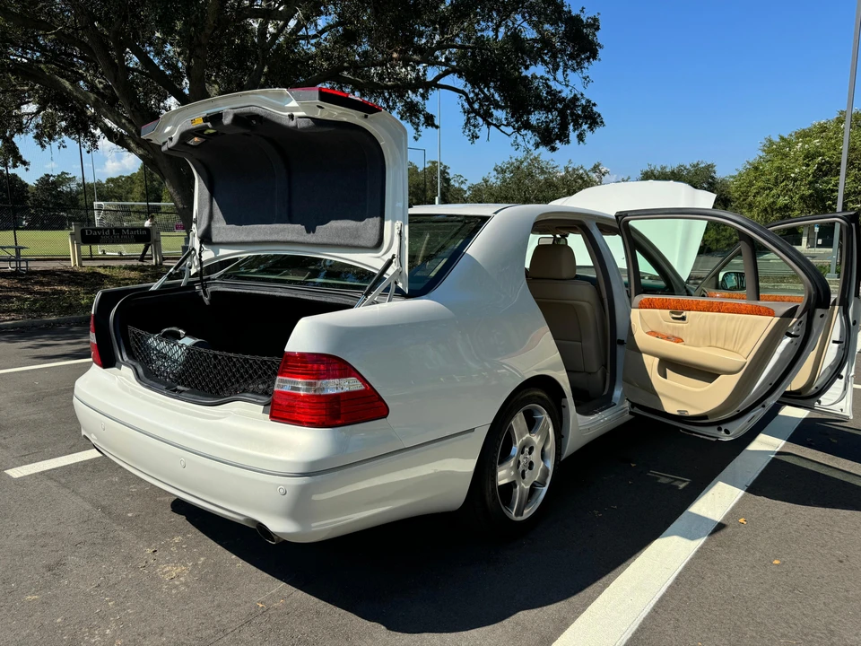 2006 Lexus LS 3rd Gen - Image 24 of 31