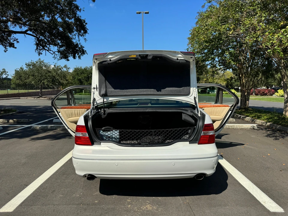 2006 Lexus LS 3rd Gen - Image 23 of 31