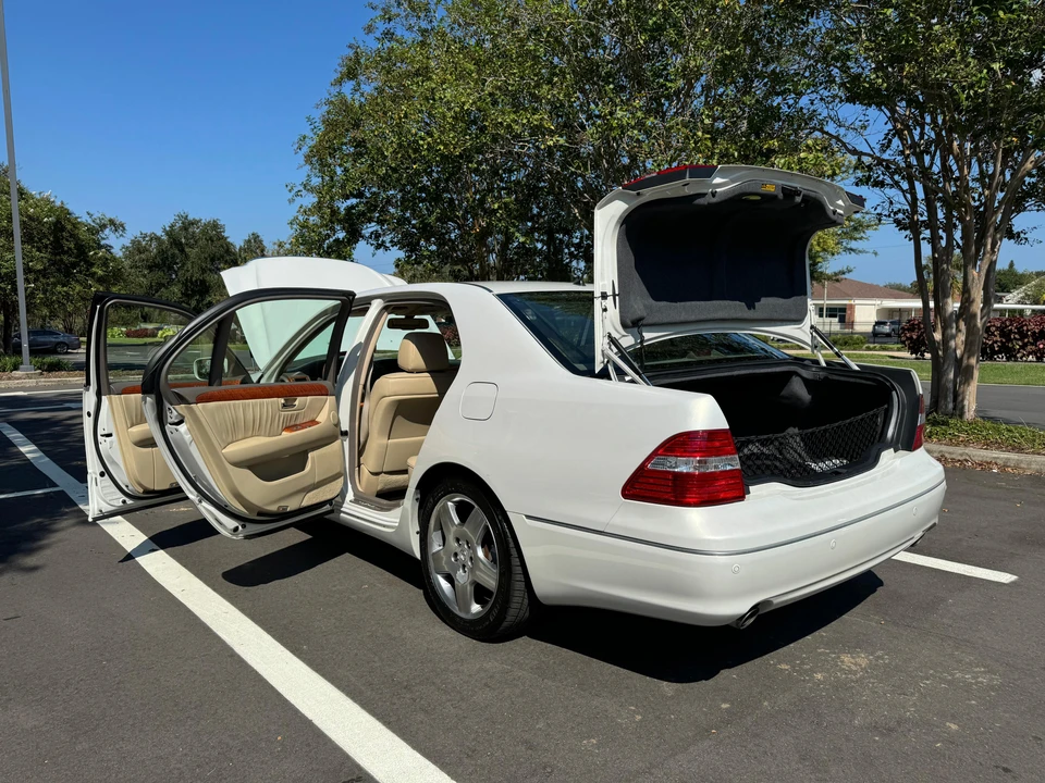 2006 Lexus LS 3rd Gen - Image 22 of 31