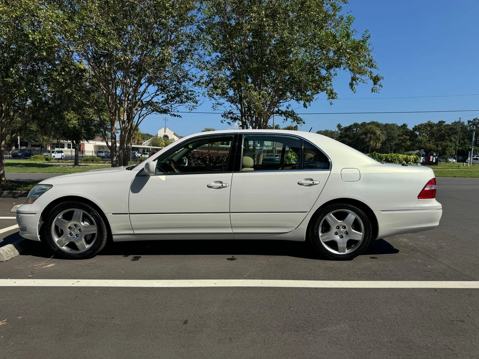 2006 Lexus LS 3rd Gen - Image 9 of 31
