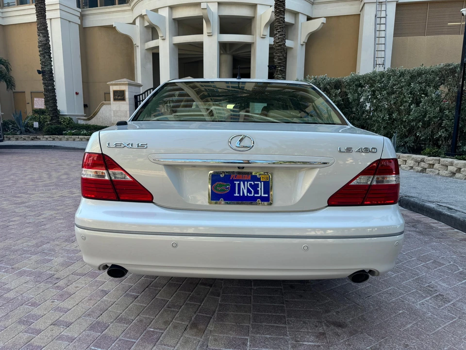 2006 Lexus LS 3rd Gen - Image 12 of 31