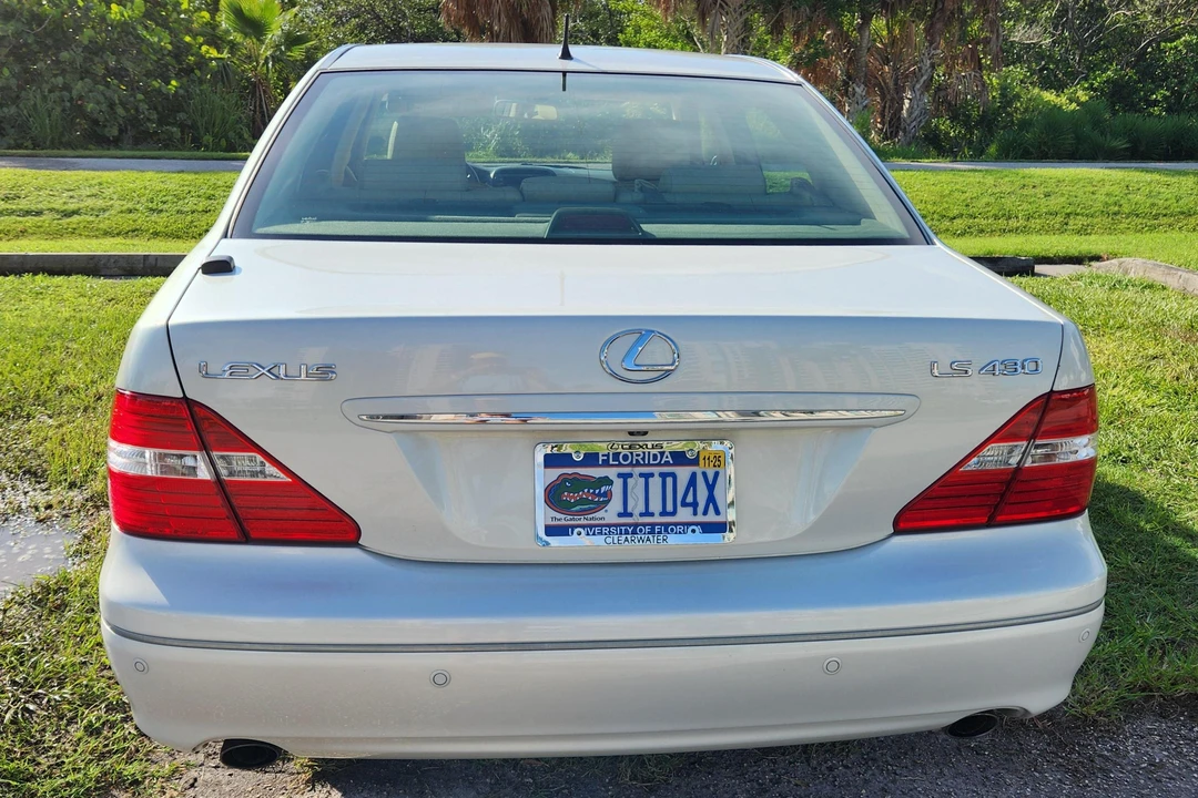 2006 Lexus LS 3rd Gen - Image 5 of 31