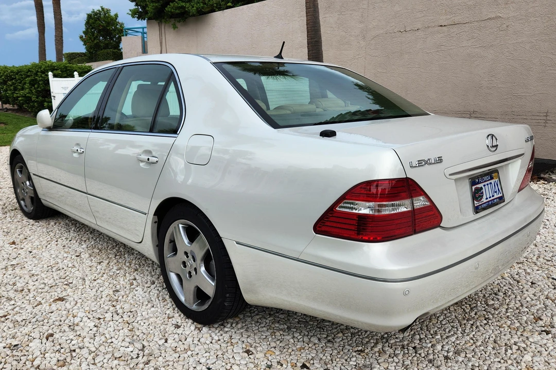 2006 Lexus LS 3rd Gen - Image 4 of 31