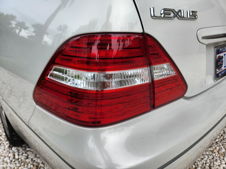 2006 Lexus LS 3rd Gen - Image 24 of 31