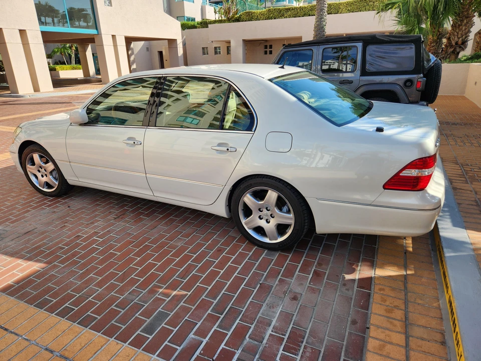 2006 Lexus LS 3rd Gen - Image 10 of 31