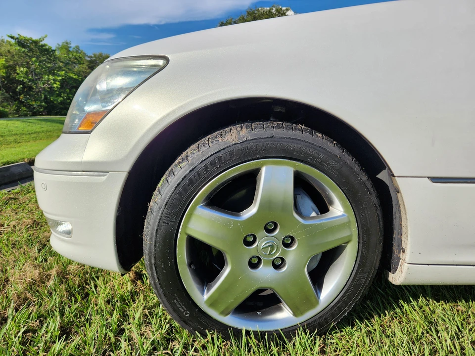 2006 Lexus LS 3rd Gen - Image 19 of 31