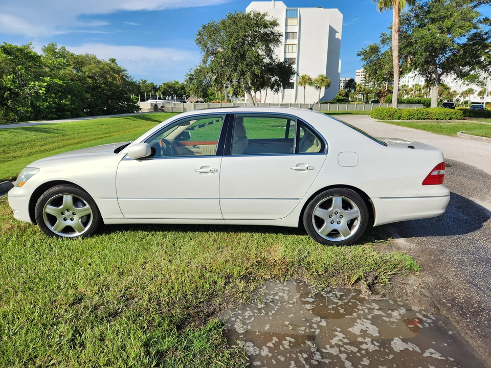 2006 Lexus LS 3rd Gen - Image 8 of 31