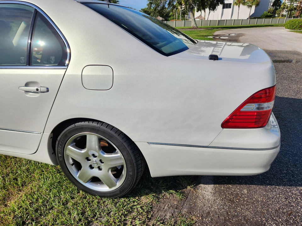 2006 Lexus LS 3rd Gen - Image 22 of 31