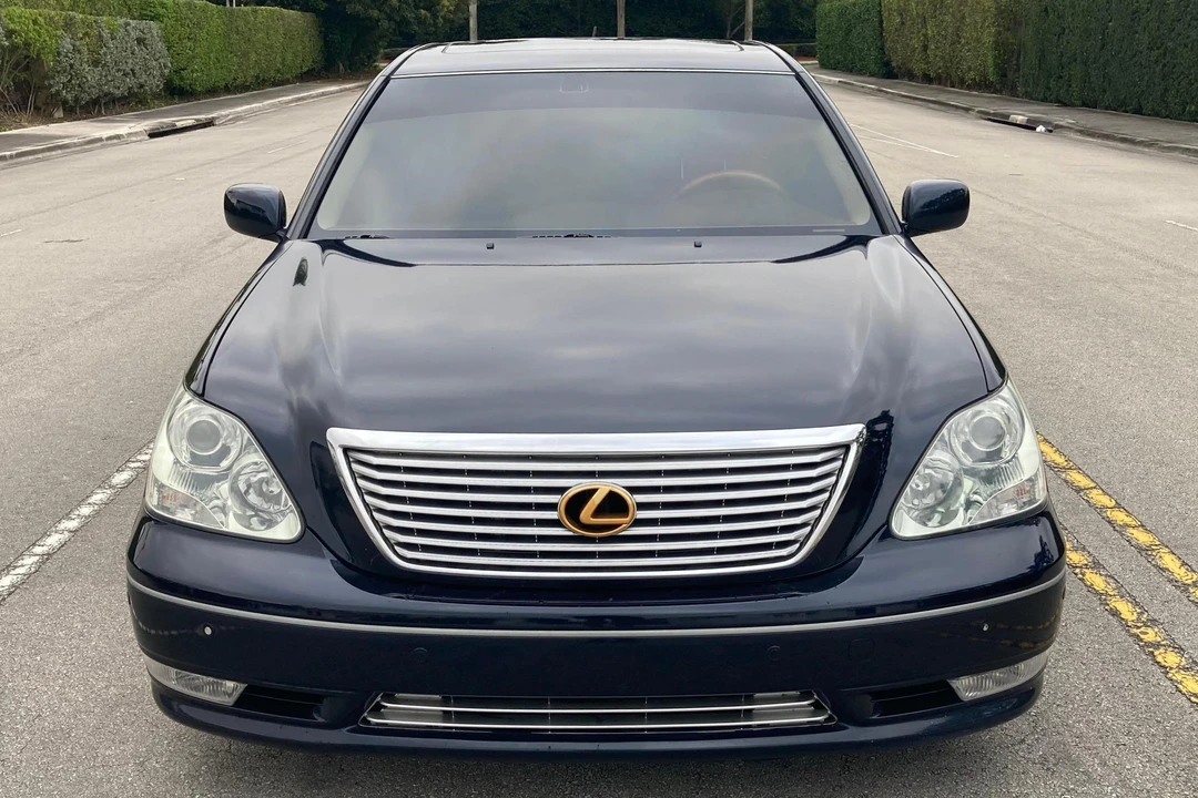 2006 Lexus LS 3rd Gen - Image 2 of 31