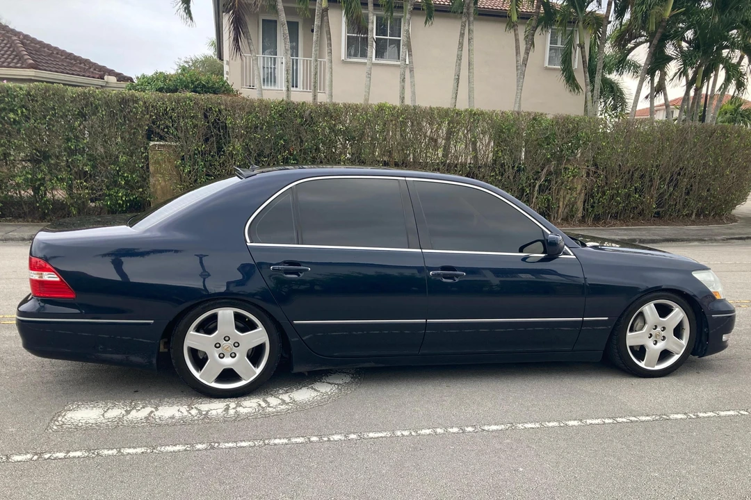 2006 Lexus LS 3rd Gen - Image 3 of 31