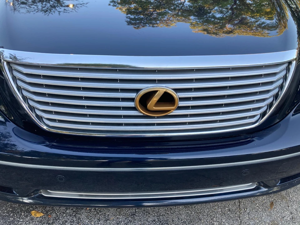 2006 Lexus LS 3rd Gen - Image 25 of 31