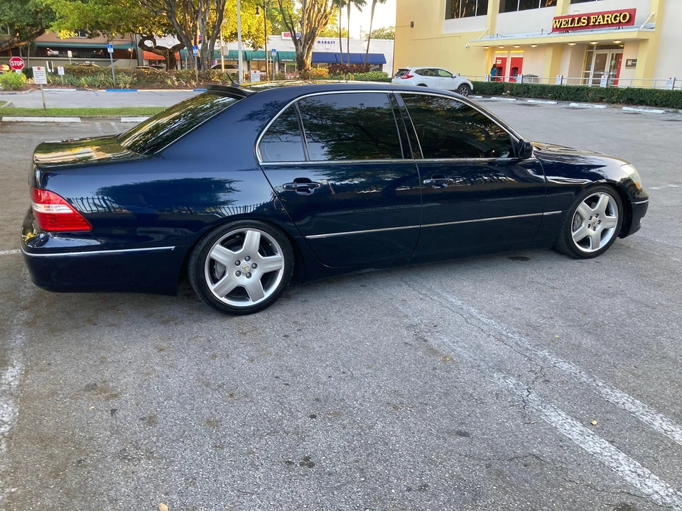2006 Lexus LS 3rd Gen - Image 19 of 31