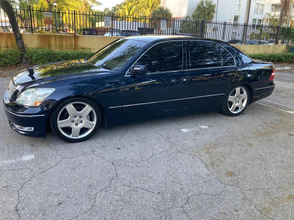 2006 Lexus LS 3rd Gen - Image 13 of 31