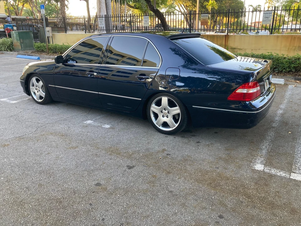 2006 Lexus LS 3rd Gen - Image 15 of 31
