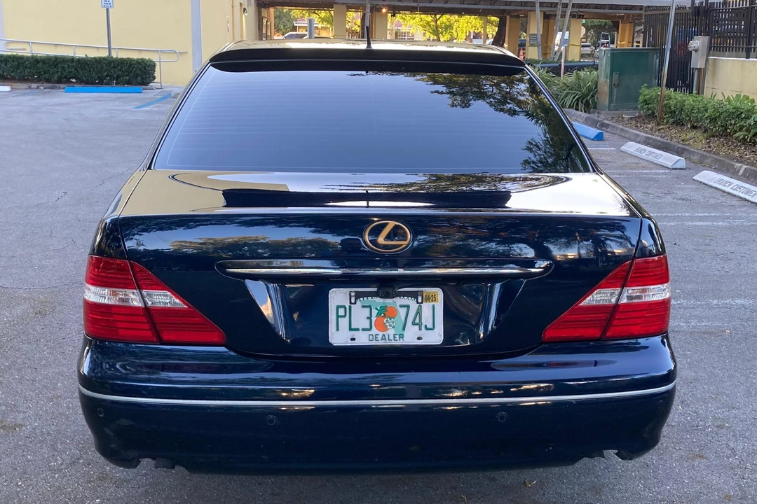 2006 Lexus LS 3rd Gen - Image 5 of 31