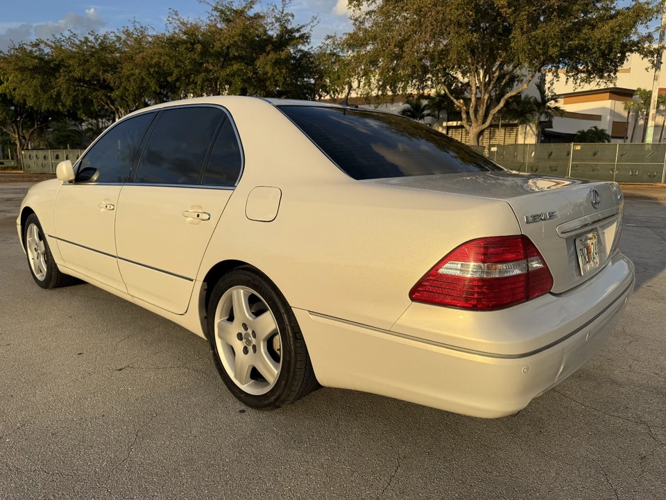 2006 Lexus LS 3rd Gen - Image 8 of 31