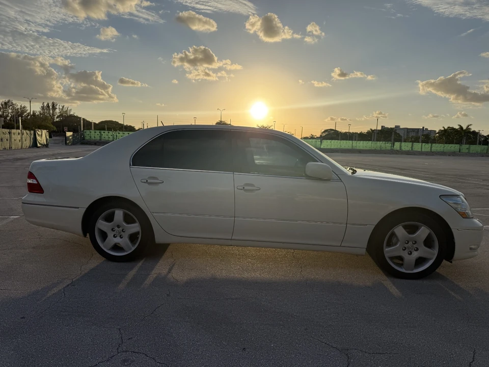 2006 Lexus LS 3rd Gen - Image 4 of 31