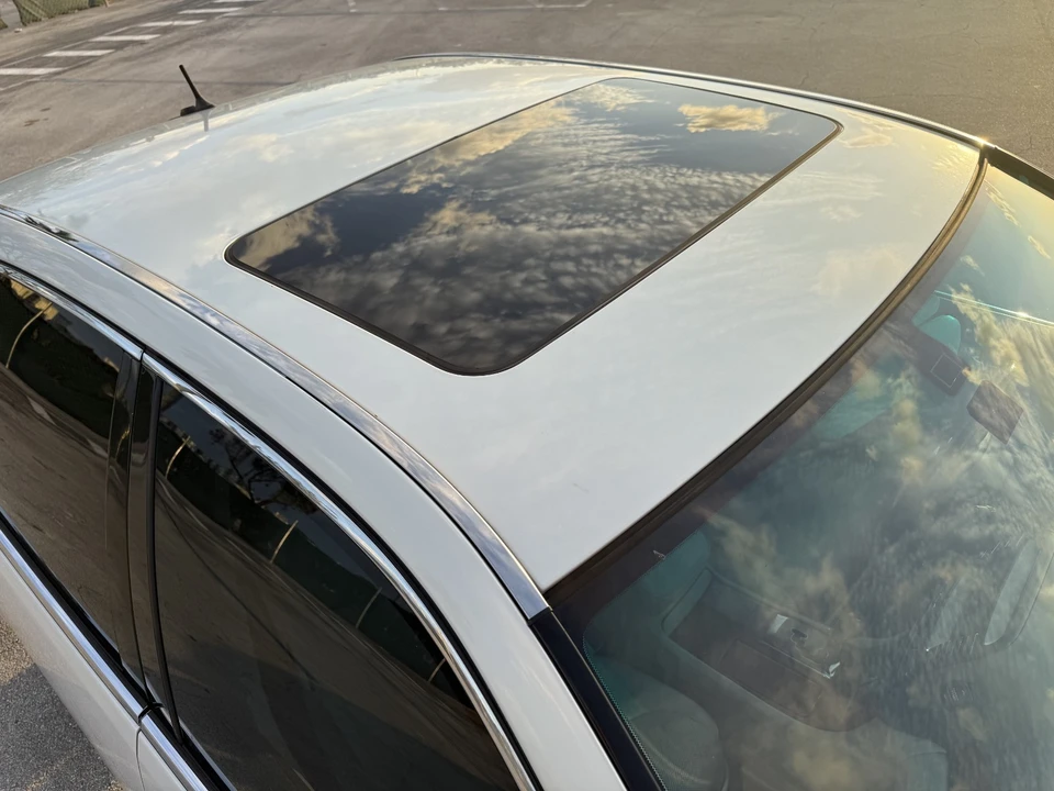 2006 Lexus LS 3rd Gen - Image 13 of 31
